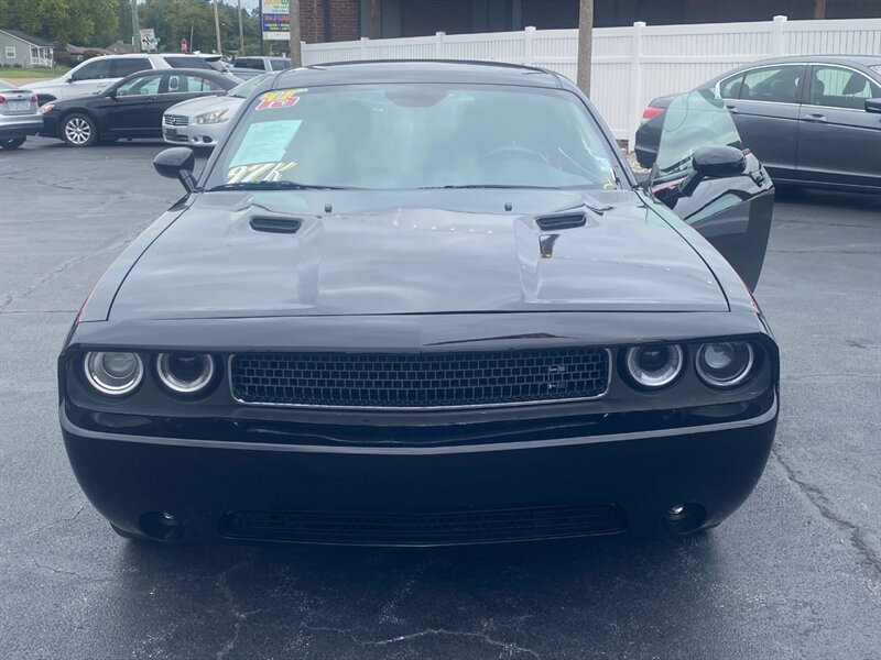 2015 Dodge Challenger SXT - Photo 2 - Belleville, IL 62226