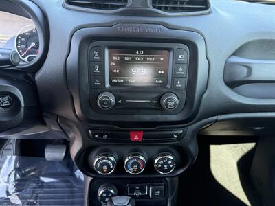 2015 Jeep Renegade Trailhawk   - Photo 14 - Cahokia, IL 62206