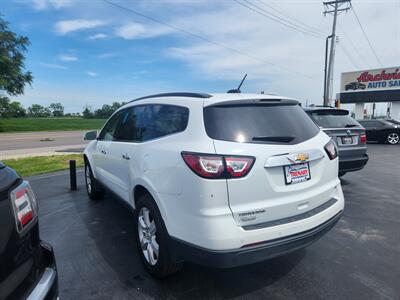 2017 Chevrolet Traverse LT   - Photo 3 - Cahokia, IL 62206