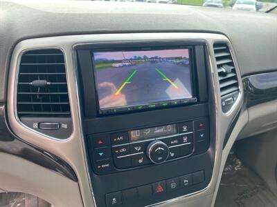2011 Jeep Grand Cherokee Laredo   - Photo 15 - Cahokia, IL 62206