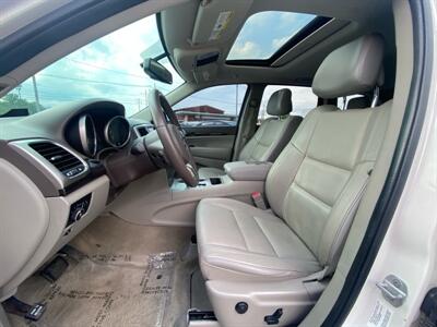 2011 Jeep Grand Cherokee Laredo   - Photo 8 - Cahokia, IL 62206