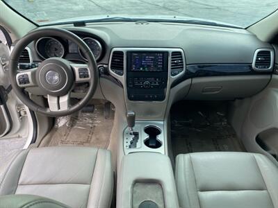 2011 Jeep Grand Cherokee Laredo   - Photo 11 - Cahokia, IL 62206