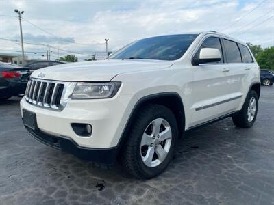 2011 Jeep Grand Cherokee Laredo   - Photo 1 - Cahokia, IL 62206