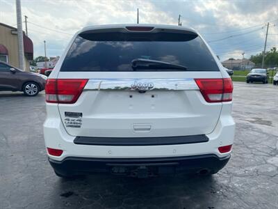 2011 Jeep Grand Cherokee Laredo   - Photo 5 - Cahokia, IL 62206