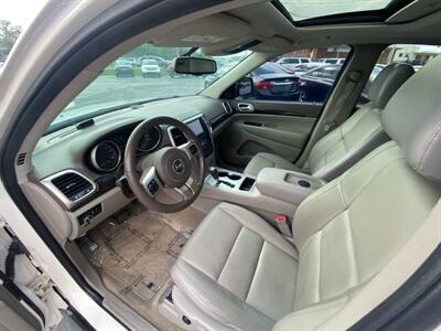 2011 Jeep Grand Cherokee Laredo   - Photo 9 - Cahokia, IL 62206