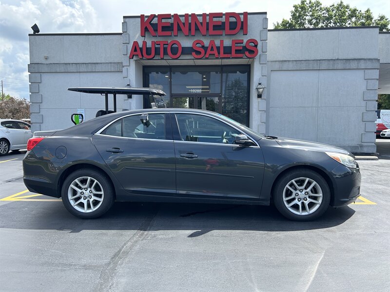 2014 Chevrolet Malibu LT - Photo 1 - Fairview Heights, IL 62208