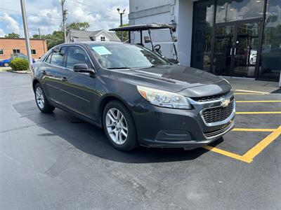 2014 Chevrolet Malibu LT   - Photo 2 - Fairview Heights, IL 62208