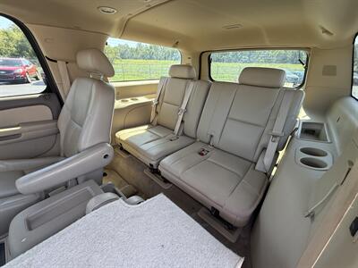 2009 Chevrolet Suburban LTZ   - Photo 11 - Cahokia, IL 62206