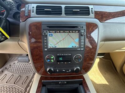 2009 Chevrolet Suburban LTZ   - Photo 14 - Cahokia, IL 62206