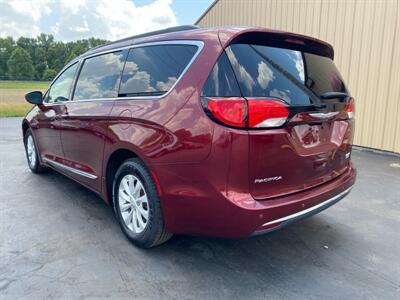 2017 Chrysler Pacifica Touring-L   - Photo 8 - Cahokia, IL 62206