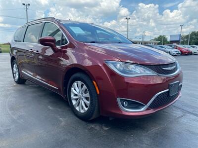 2017 Chrysler Pacifica Touring-L   - Photo 4 - Cahokia, IL 62206