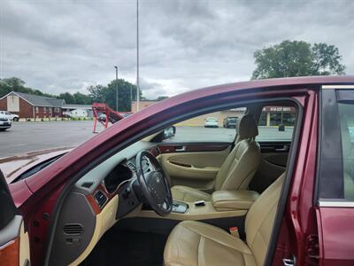 2012 Hyundai Genesis 3.8L V6   - Photo 6 - Cahokia, IL 62206