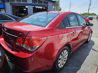 2017 Chevrolet Cruze LS Auto   - Photo 3 - Belleville, IL 62223