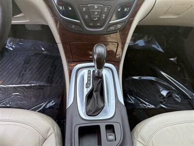 2016 Buick Regal Premium II   - Photo 15 - Cahokia, IL 62206