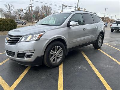 2017 Chevrolet Traverse LT   - Photo 3 - Fairview Heights, IL 62208