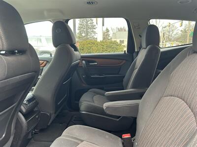 2017 Chevrolet Traverse LT   - Photo 9 - Fairview Heights, IL 62208