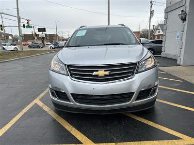 2017 Chevrolet Traverse LT   - Photo 6 - Fairview Heights, IL 62208