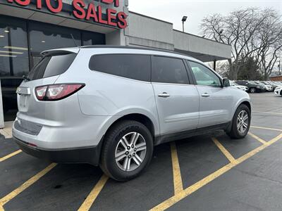 2017 Chevrolet Traverse LT   - Photo 4 - Fairview Heights, IL 62208