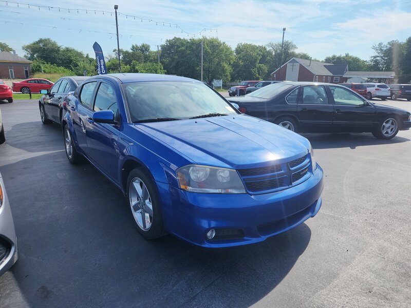 2013 Dodge Avenger SXT - Photo 1 - Cahokia, IL 62206