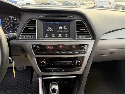 2017 Hyundai SONATA Eco   - Photo 13 - Cahokia, IL 62206