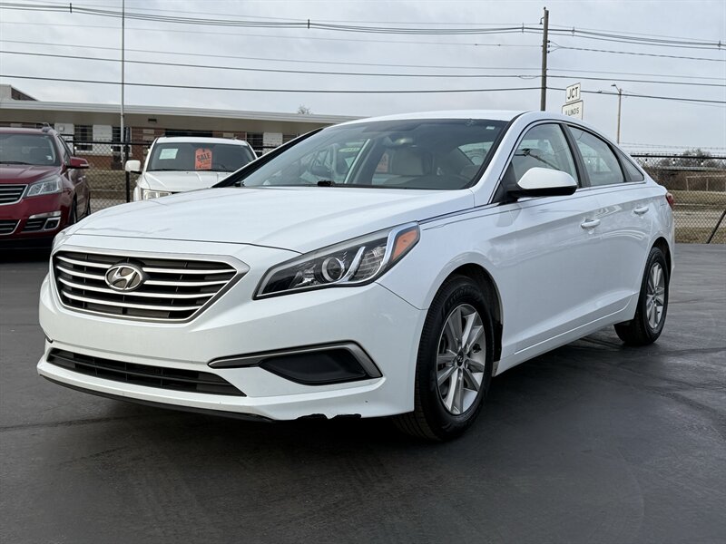 2017 Hyundai SONATA Eco   - Photo 1 - Cahokia, IL 62206