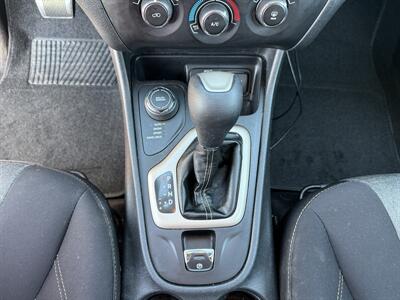 2016 Jeep Cherokee Sport   - Photo 14 - Cahokia, IL 62206