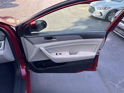 2018 Hyundai Sonata SEL - Photo 15 - Millstadt, IL 62260
