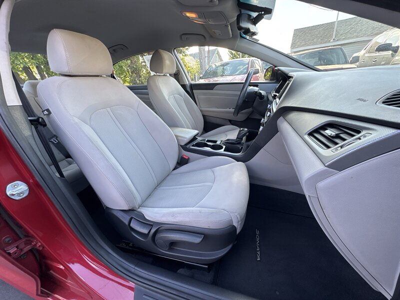 2018 Hyundai Sonata SEL - Photo 16 - Millstadt, IL 62260
