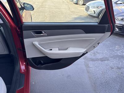 2018 Hyundai Sonata SEL - Photo 18 - Millstadt, IL 62260