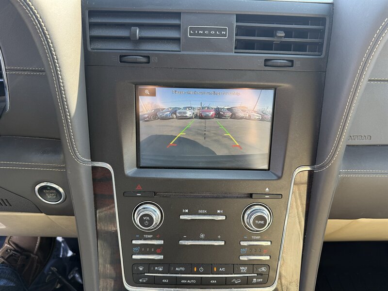 2015 Lincoln Navigator - Photo 16 - Cahokia, IL 62206