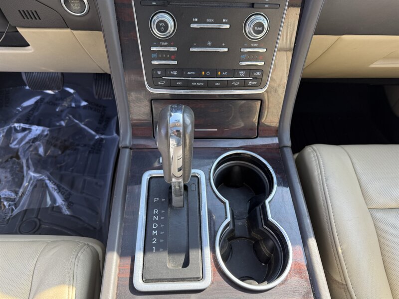 2015 Lincoln Navigator - Photo 15 - Cahokia, IL 62206