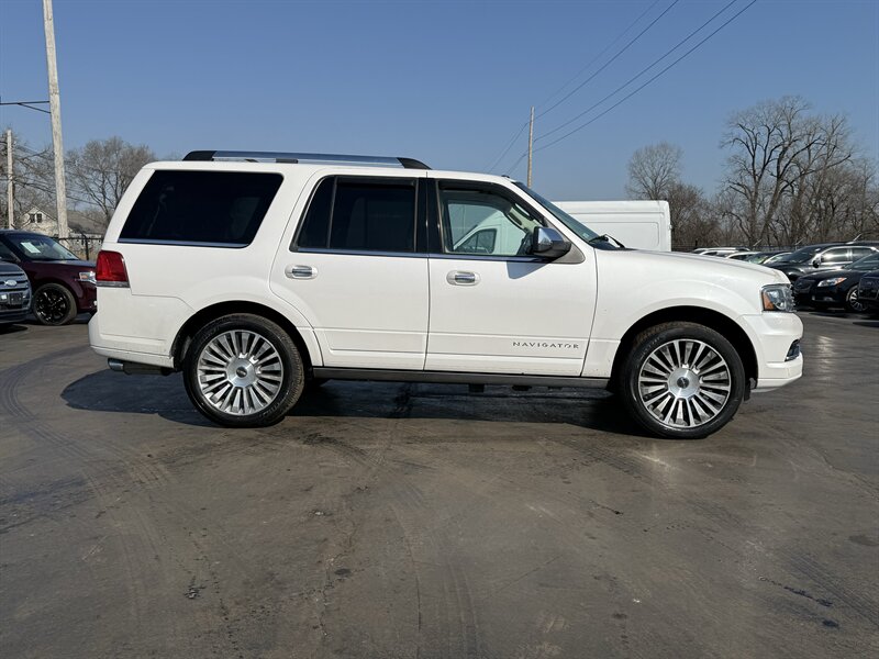 2015 Lincoln Navigator - Photo 6 - Cahokia, IL 62206