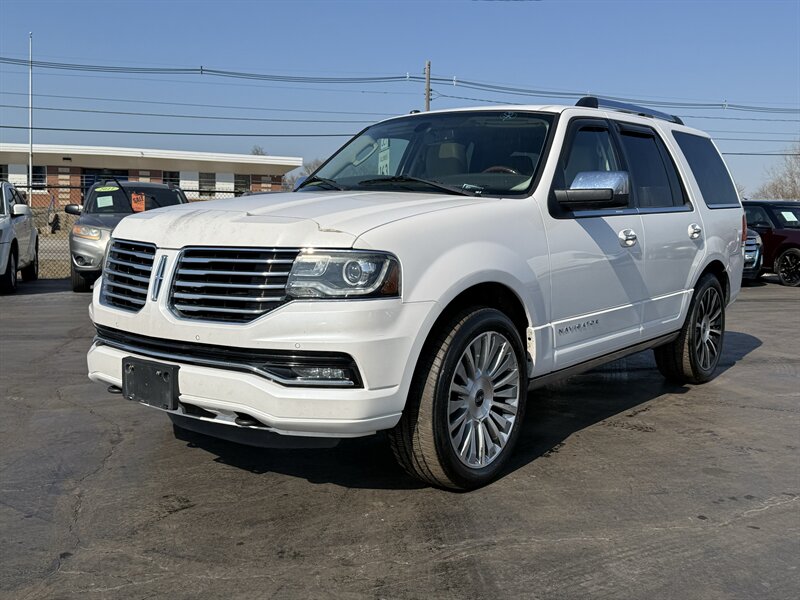 2015 Lincoln Navigator   - Photo 1 - Cahokia, IL 62206