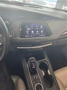 2020 Cadillac XT4 Premium Luxury   - Photo 5 - Cahokia, IL 62206