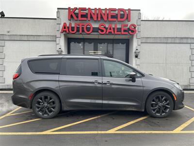 2020 Chrysler Pacifica Touring L Plus Van