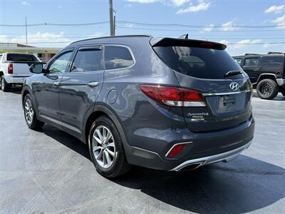 2017 Hyundai SANTA FE SE - Photo 6 - Cahokia, IL 62206