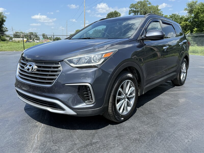2017 Hyundai SANTA FE SE - Photo 4 - Cahokia, IL 62206