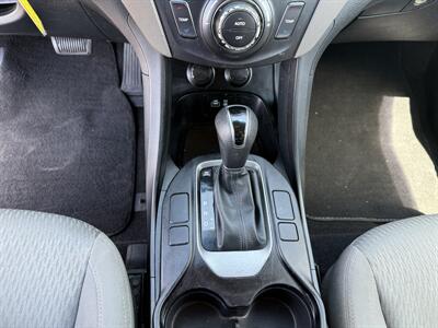 2017 Hyundai SANTA FE SE - Photo 14 - Cahokia, IL 62206