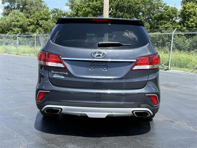 2017 Hyundai SANTA FE SE - Photo 7 - Cahokia, IL 62206