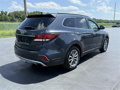 2017 Hyundai SANTA FE SE - Photo 3 - Cahokia, IL 62206