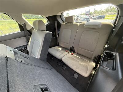 2017 Hyundai SANTA FE SE - Photo 10 - Cahokia, IL 62206