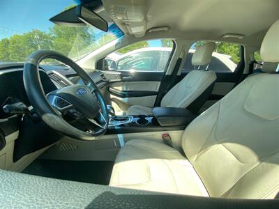 2018 Ford Edge Titanium   - Photo 3 - Belleville, IL 62226