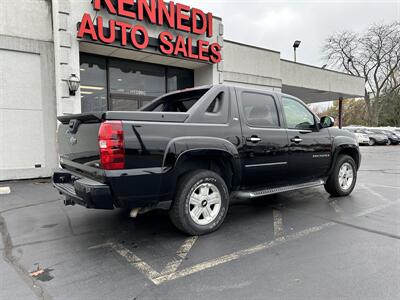 2007 Chevrolet Avalanche LS 1500   - Photo 4 - Fairview Heights, IL 62208