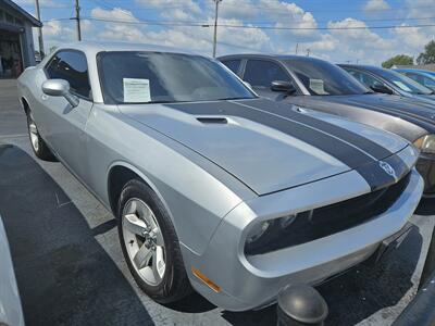 2009 Dodge Challenger SE   - Photo 4 - Belleville, IL 62223