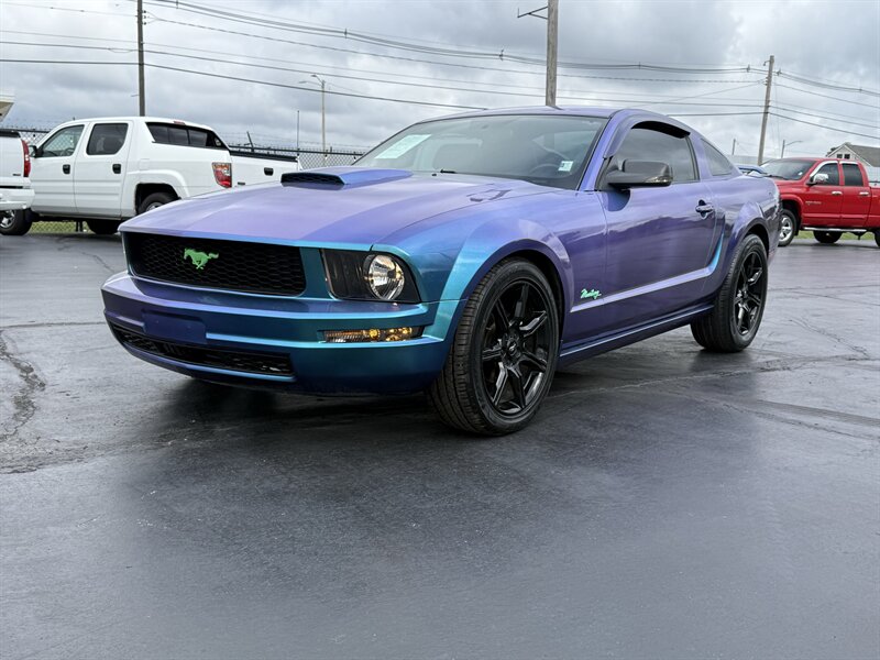 2005 Ford Mustang V6 Deluxe   - Photo 1 - Cahokia, IL 62206