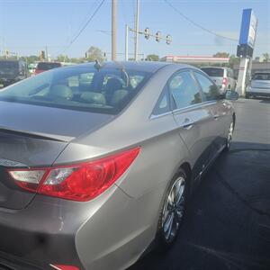 2014 Hyundai SONATA Limited 2.0T   - Photo 10 - Belleville, IL 62223