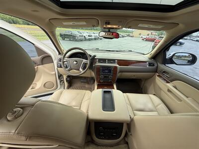 2010 Chevrolet Avalanche LTZ - Photo 11 - Cahokia, IL 62206
