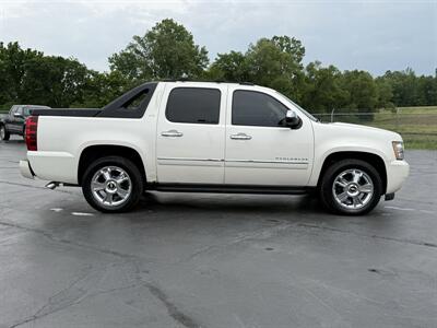 2010 Chevrolet Avalanche LTZ - Photo 6 - Cahokia, IL 62206