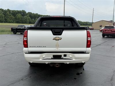 2010 Chevrolet Avalanche LTZ - Photo 8 - Cahokia, IL 62206