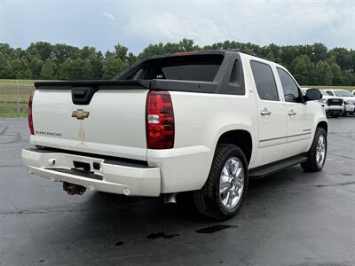 2010 Chevrolet Avalanche LTZ - Photo 7 - Cahokia, IL 62206